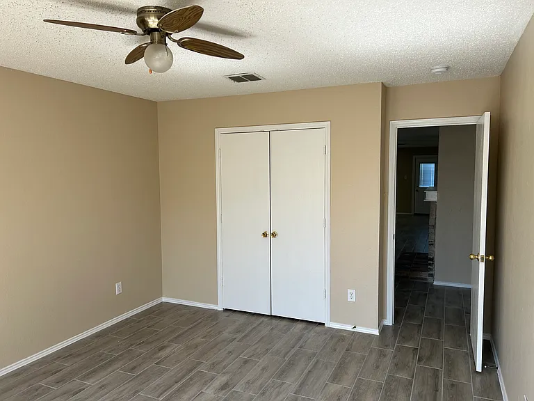 7912 Canoe Ridge Ln — Photo 10
