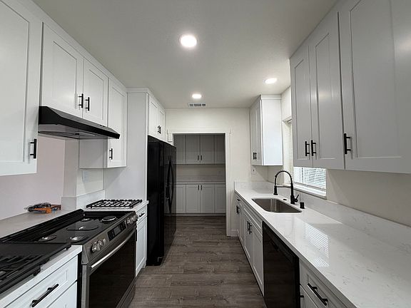 4th image of 535 Jackson St