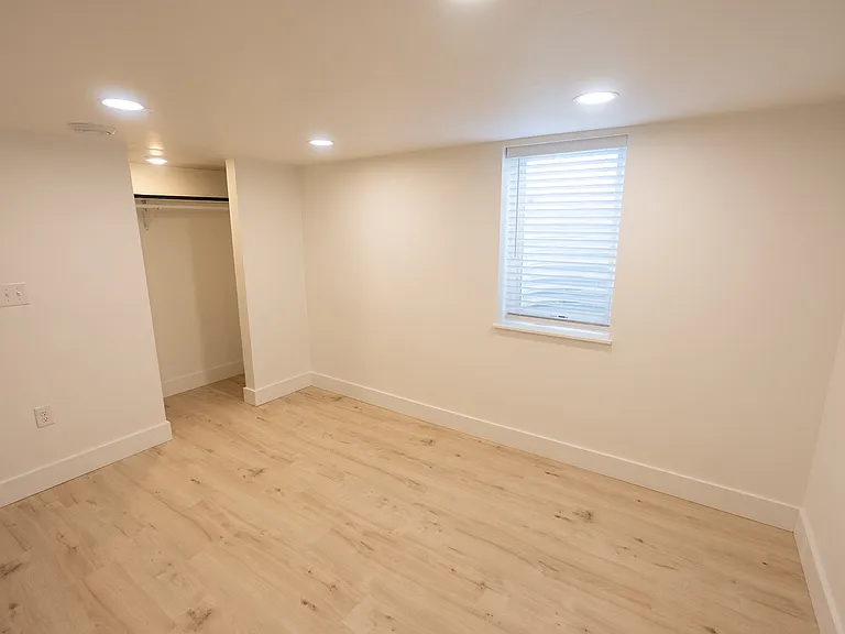 1746 Parkhill Dr #B — Photo 11