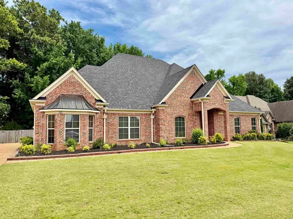 65 Burton Place Dr, Oakland, TN 38060
