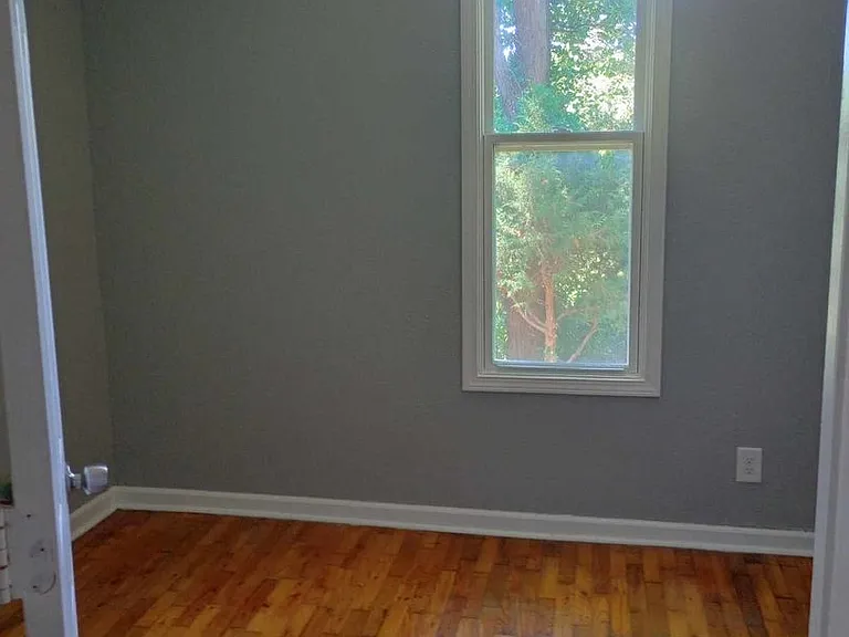 5303 Sawyer St — Photo 9