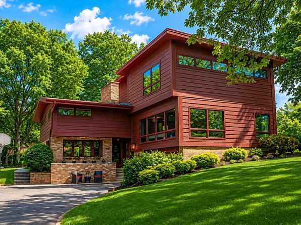 1530 Fairhaven BOULEVARD, Elm Grove, WI 53122
