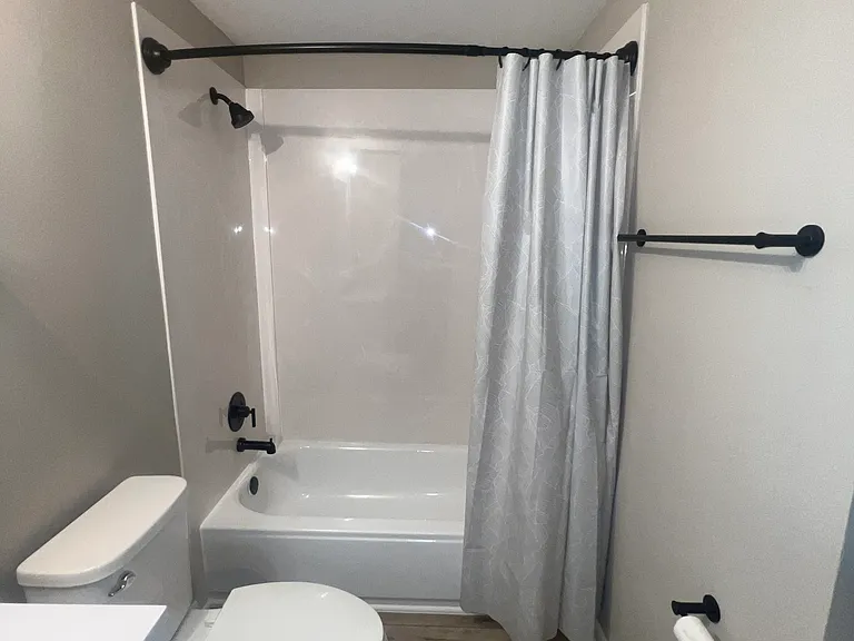 408 Banbury Dr — Photo 9