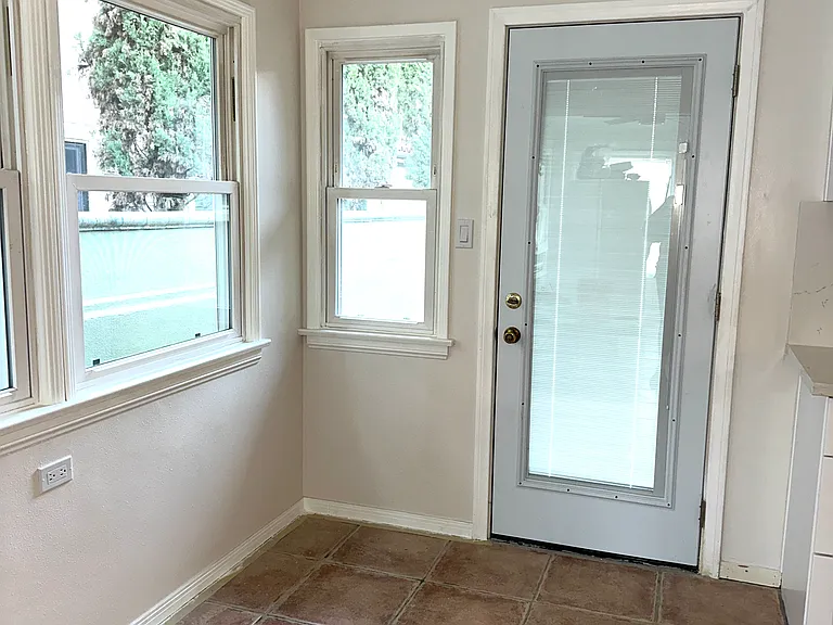 1033 Pearl St #1 — Photo 30