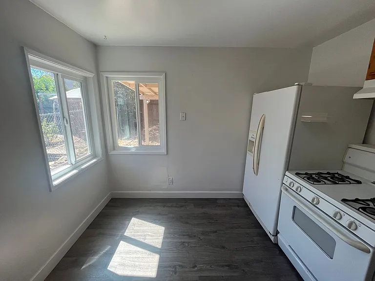 406 Niles Ave — Photo 8