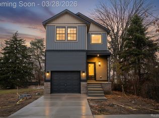 8475 Stout Ave, Warren, MI