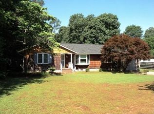 1794 Gloucester Rd, Gloucester Point, VA 23062