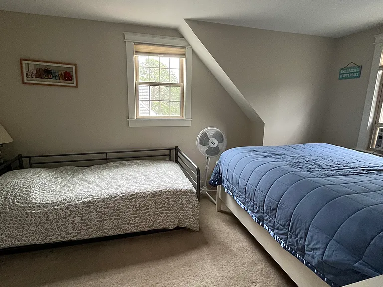 118 Knott Ave — Photo 8
