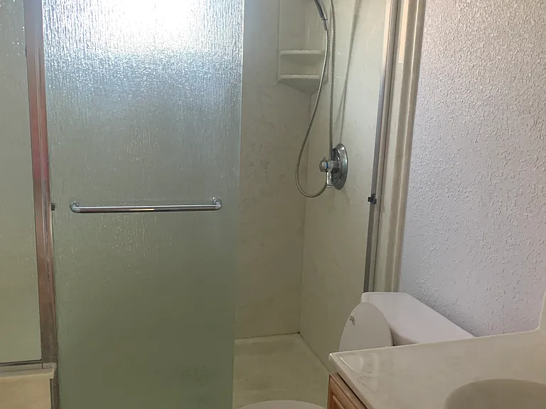 Jasmine Ave — Photo 6