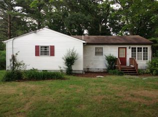 101 Grannys Bar Rd, Hague, VA 22469