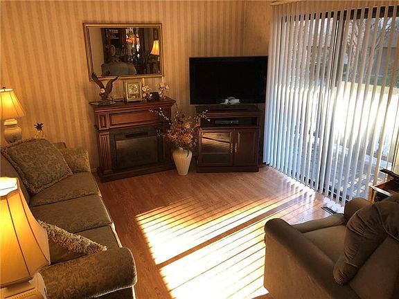 4th image of 606 Maplewood Ct