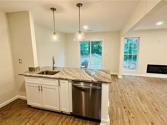 2nd image of 3428 Chapel Park Dr