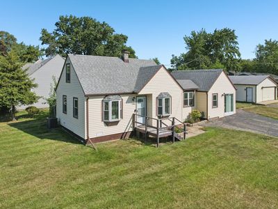 206 E Hawthorne Dr, Round Lake Beach, IL, 60073