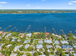 111 SE Cortez Ave, Stuart, FL 34994