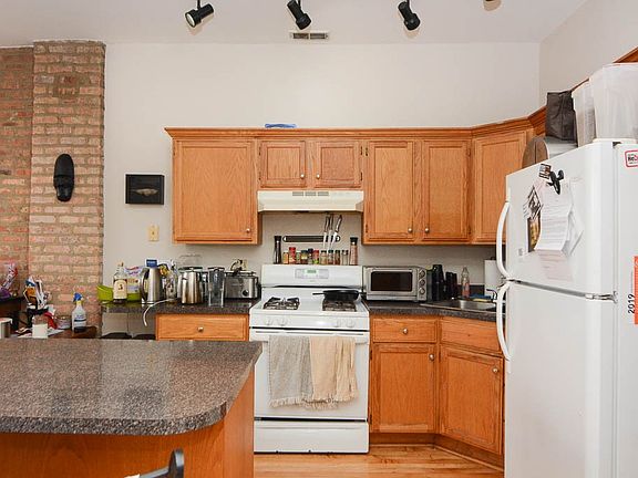 2nd image of 2136 W Chicago Ave Unit F5