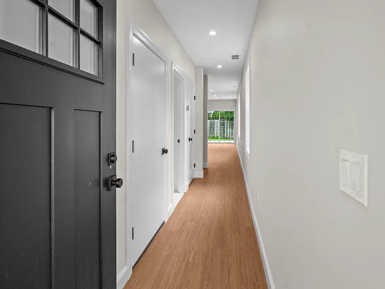 30 Manila Ave #1A — Photo 10