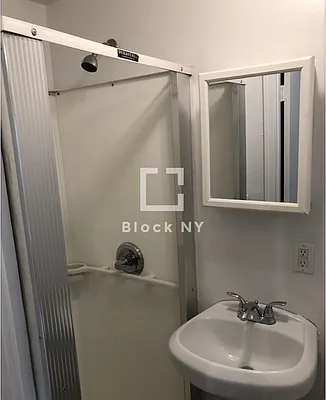 Rented by Block Holdings LLC | media 18