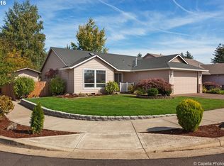 19488 Silverfox Pkwy, Oregon City, OR 97045
