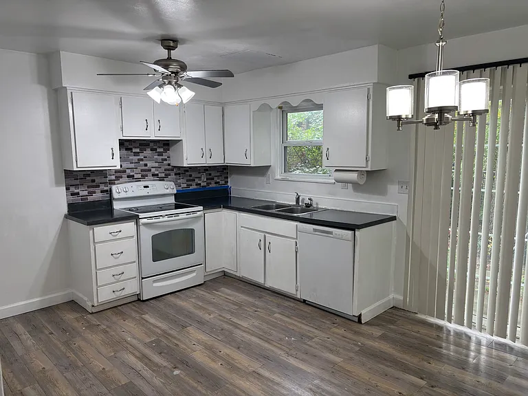 507-509 Goshen Ct #509 — Photo 1
