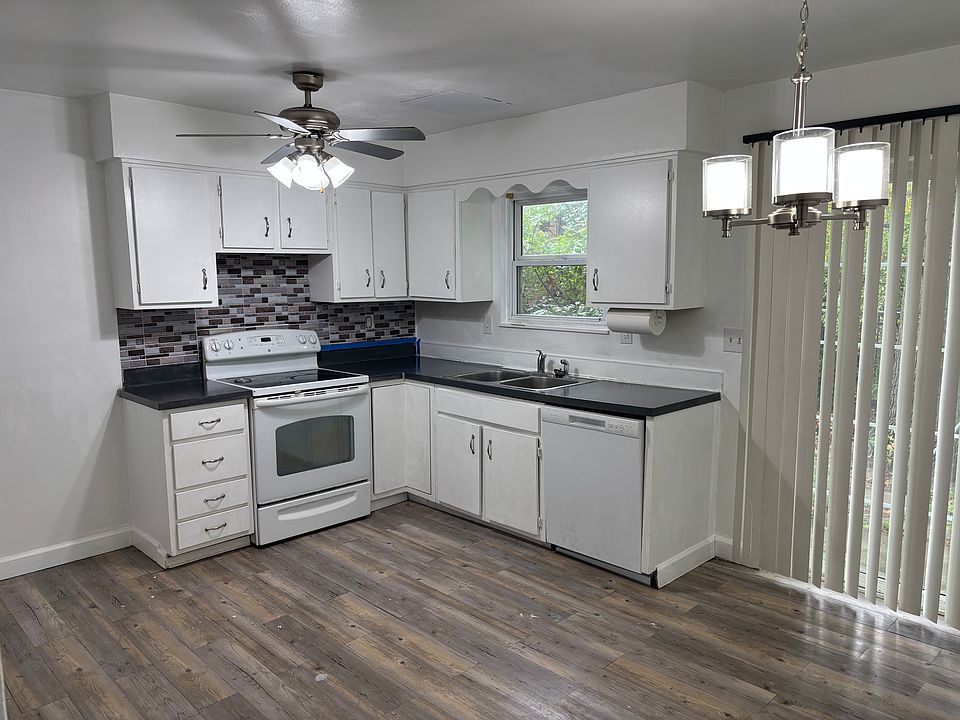 1st image of 507-509 Goshen Ct