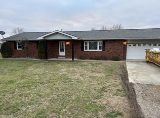 16 Triland Ct, Highland, IL 62249