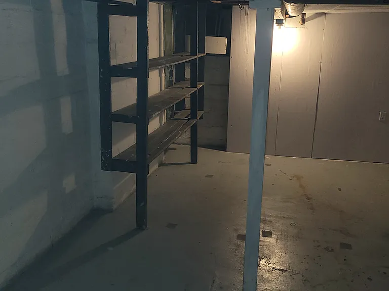 748 N Woodrow Ave — Photo 24