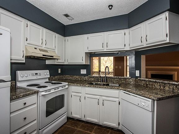 New granite & deep sink