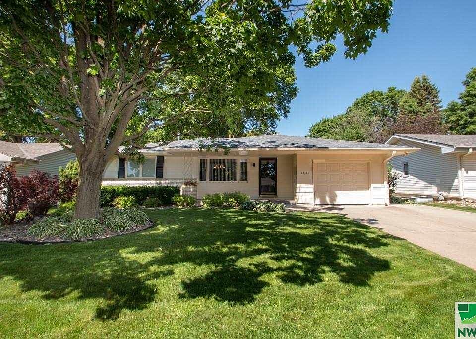 1st image of 2713 Magnolia Ct