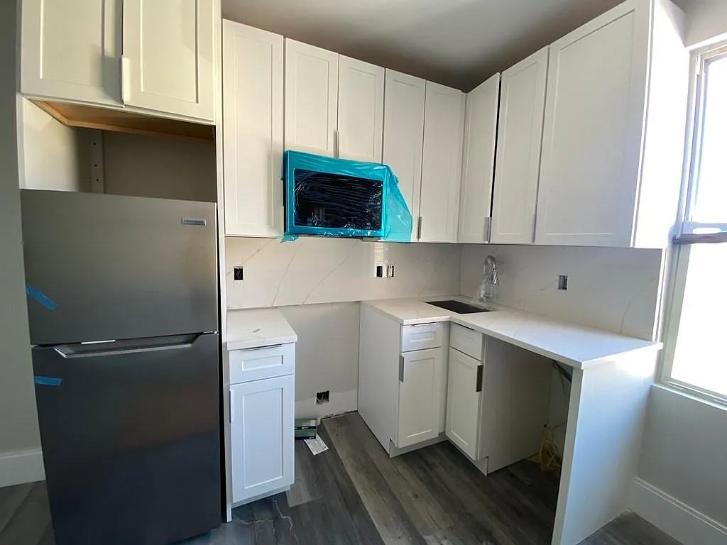 1 bed, 9999 sqft, $2,100 — Photo 2