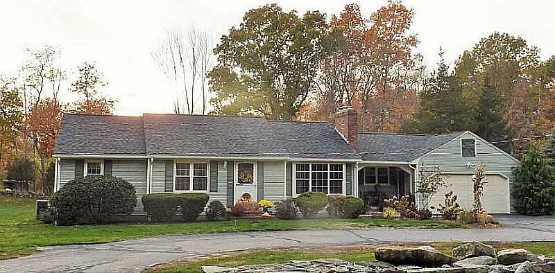 1st image of 6 Blueberry Ln