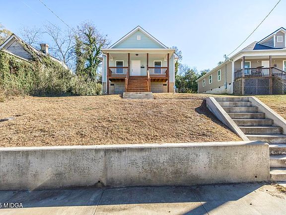 3rd image of 338 Monroe St