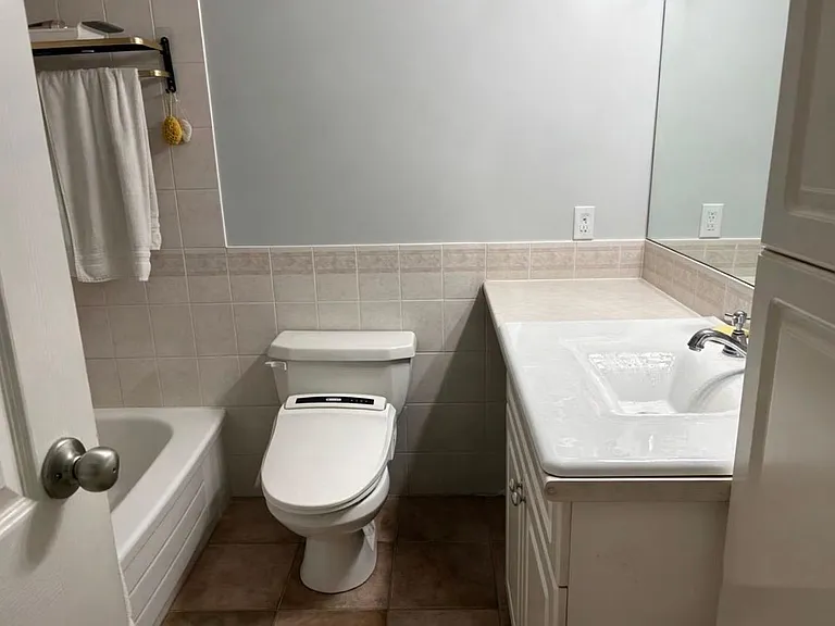1910 Chesterfield Ave #107 — Photo 4