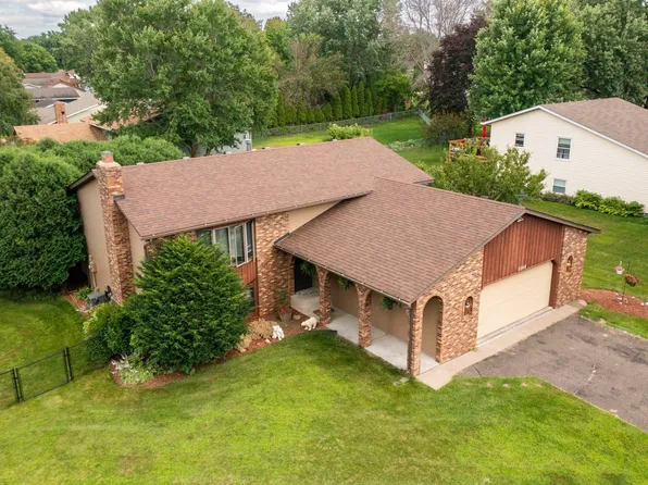 5564 Otter View Trl, White Bear Township, MN 55110