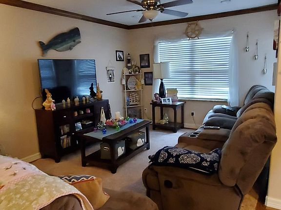 2nd image of 203 Jonquil St