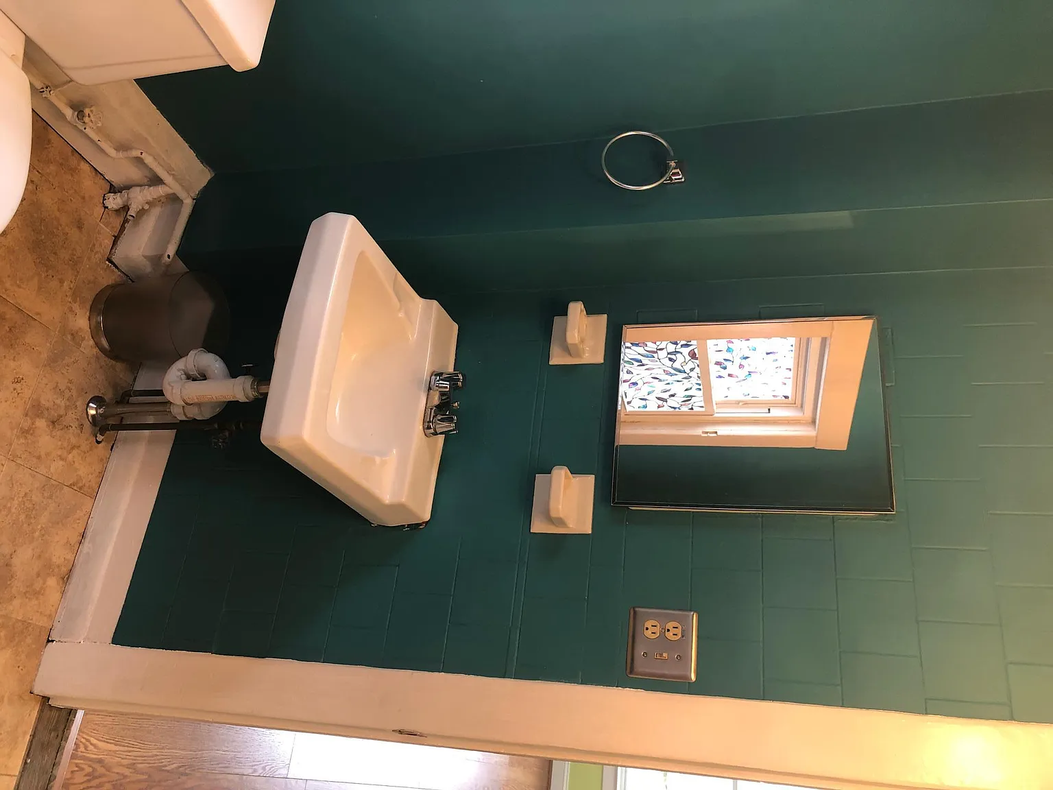 553 Lilly Ave — Photo 4