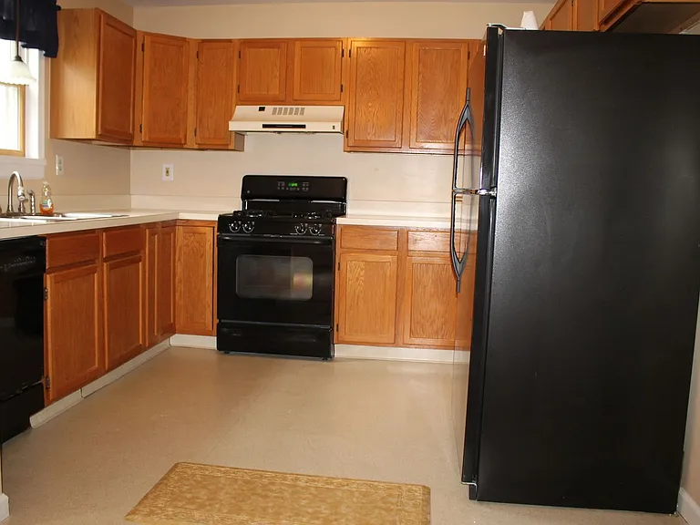 24 Ovelton Ave — Photo 3