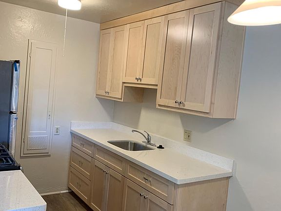 2nd image of 139 Rainier St