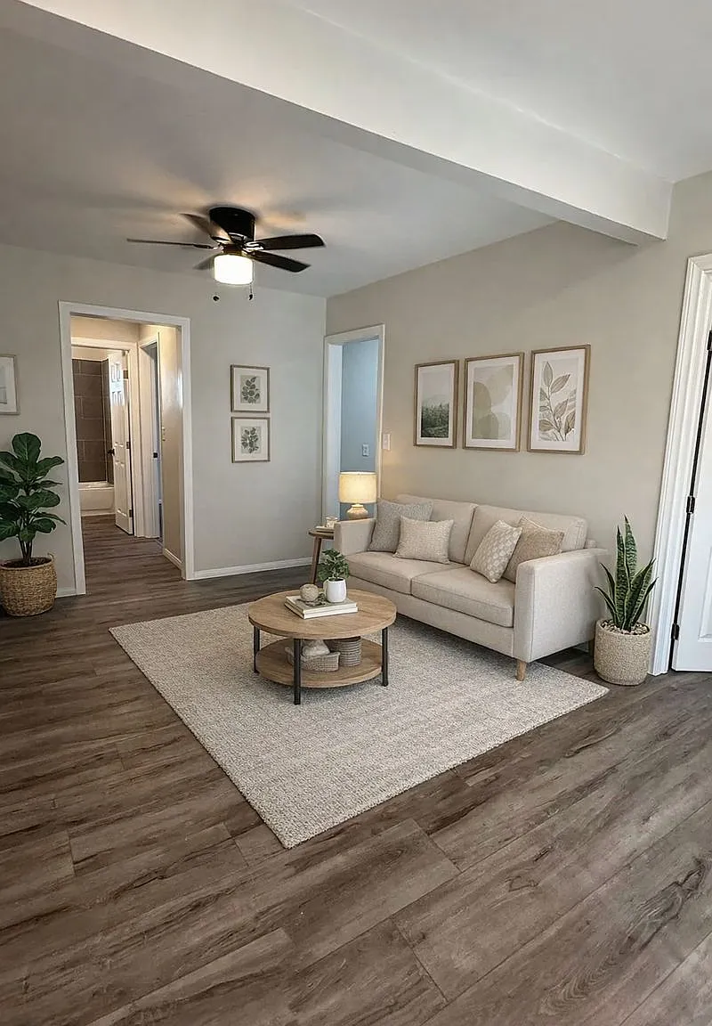 1101 Daisy Avenue, Unit 2 — Photo 1