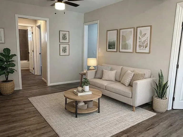 1101 Daisy Ave #2 — Photo 1