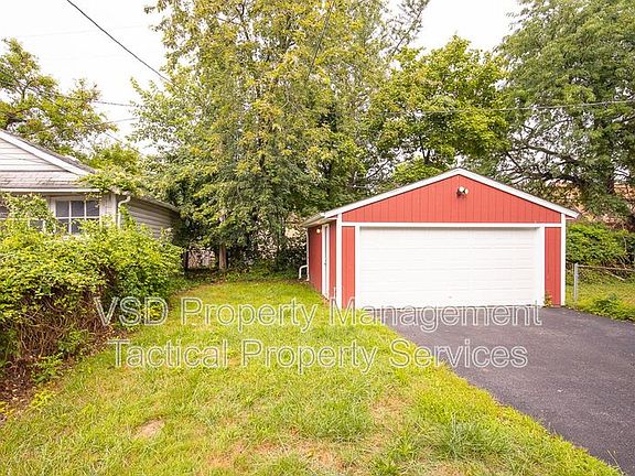 4th image of 860 Clarence Rd