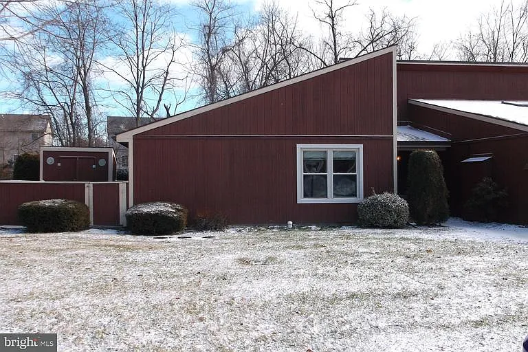 781 Lee Ln photo 1