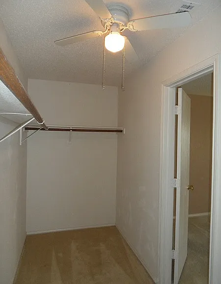 5225 Castle Cir — Photo 10