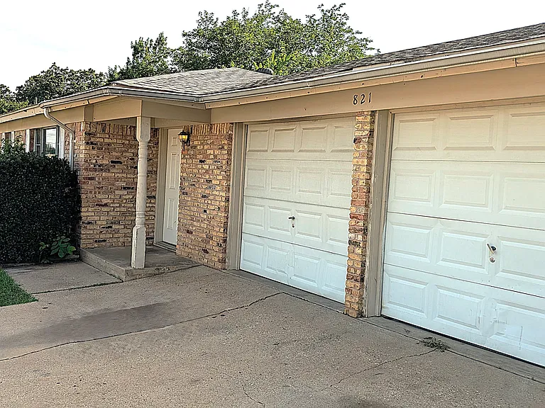 821 Gregory Ave — Photo 16