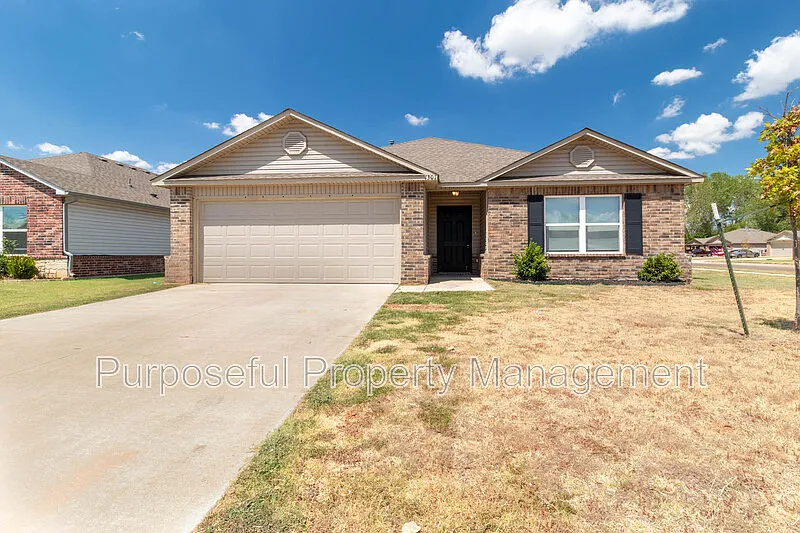 3 bed, 2.0 bath, 1355 sqft, $1,675 — Photo 1