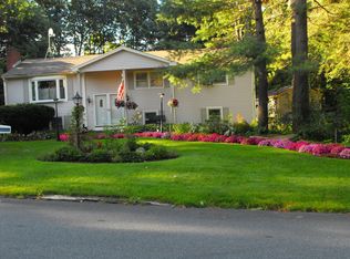 18 Cricklewood Dr, Leicester, MA 01524