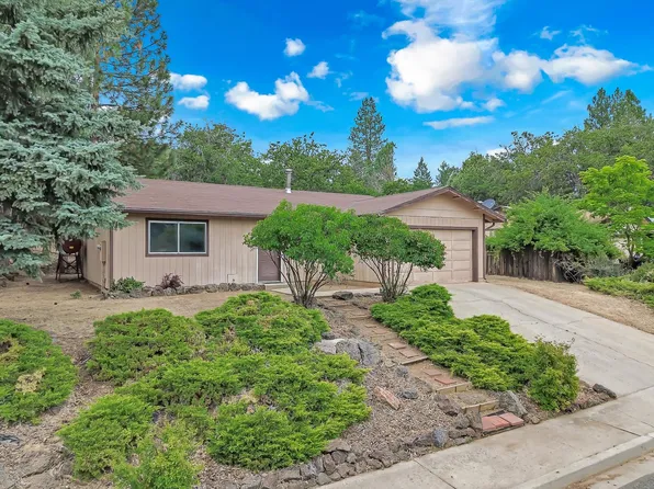 805 Meadowlark Ln, Yreka, CA 96097