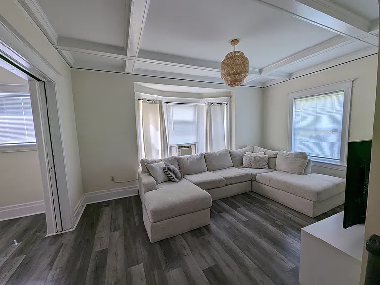 180 Lexington Ave — Photo 12