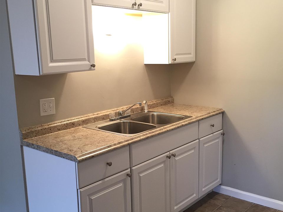 1st image of 110 Koehler Ave APT 7