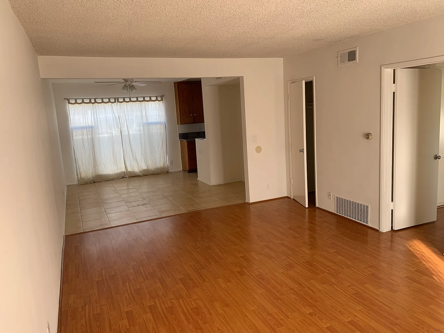 2 bed, 1.5 bath, 1000 sqft, $2,690 — Photo 3