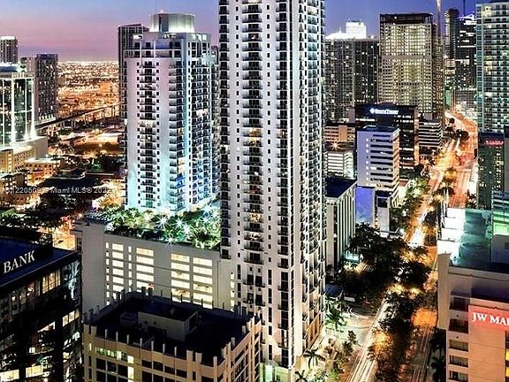 4th image of 1060 Brickell Ave APT 3913